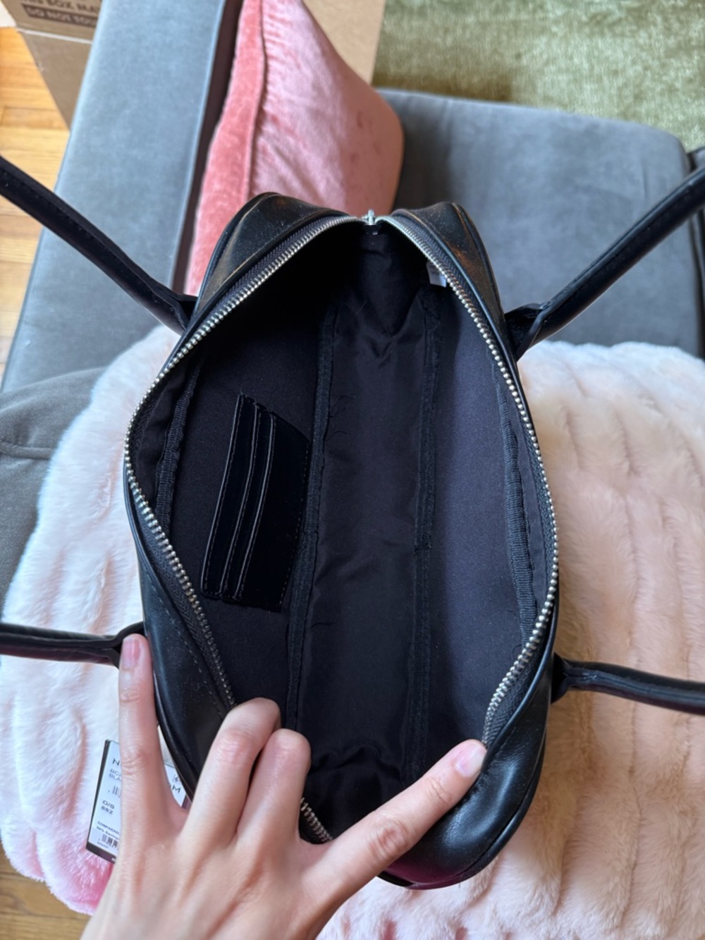 NWT Black BCBG Purse - Picture 4 of 4